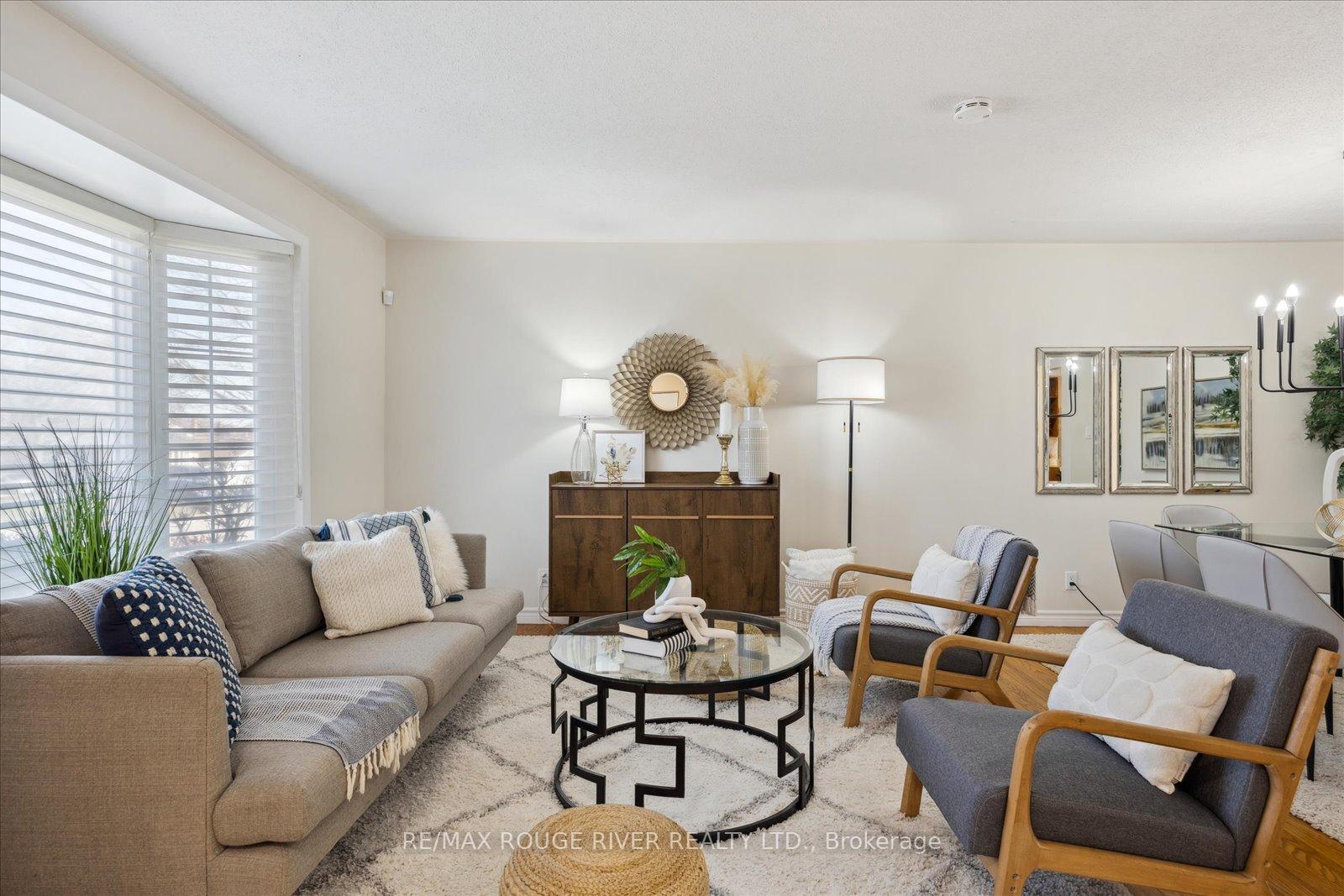 Photo 4 of 882 Naroch Boulevard, Pickering, Bay Ridges — HOMEH
