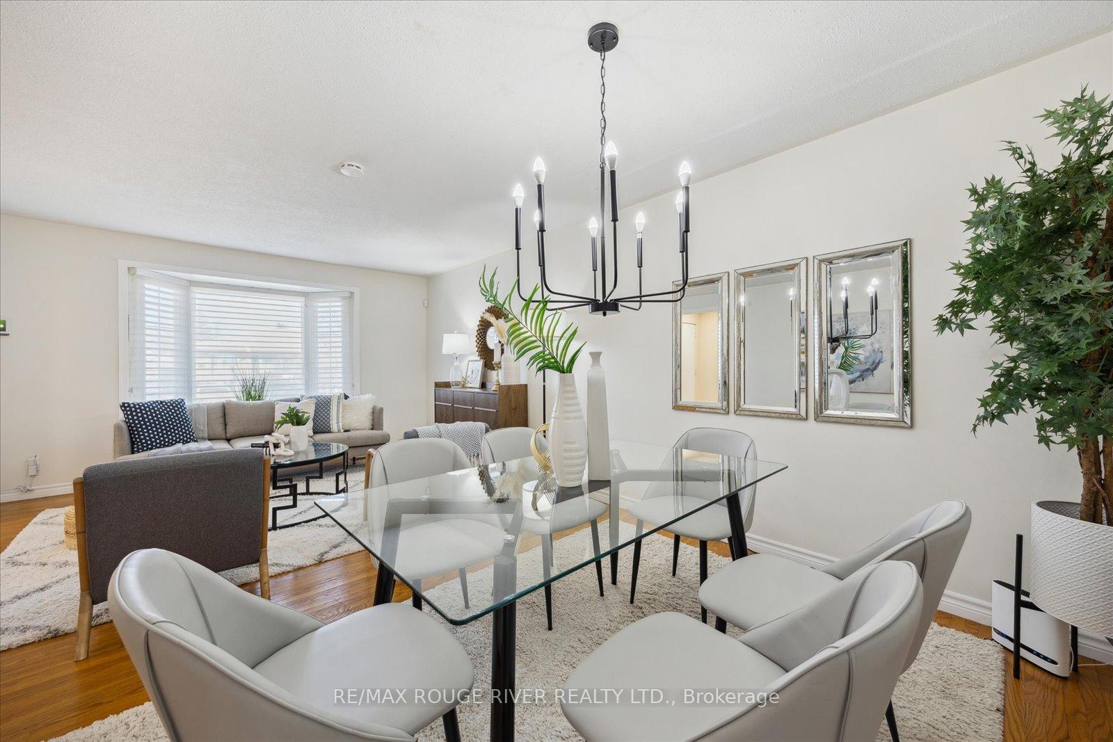 Photo 7 of 882 Naroch Boulevard, Pickering, Bay Ridges — HOMEH