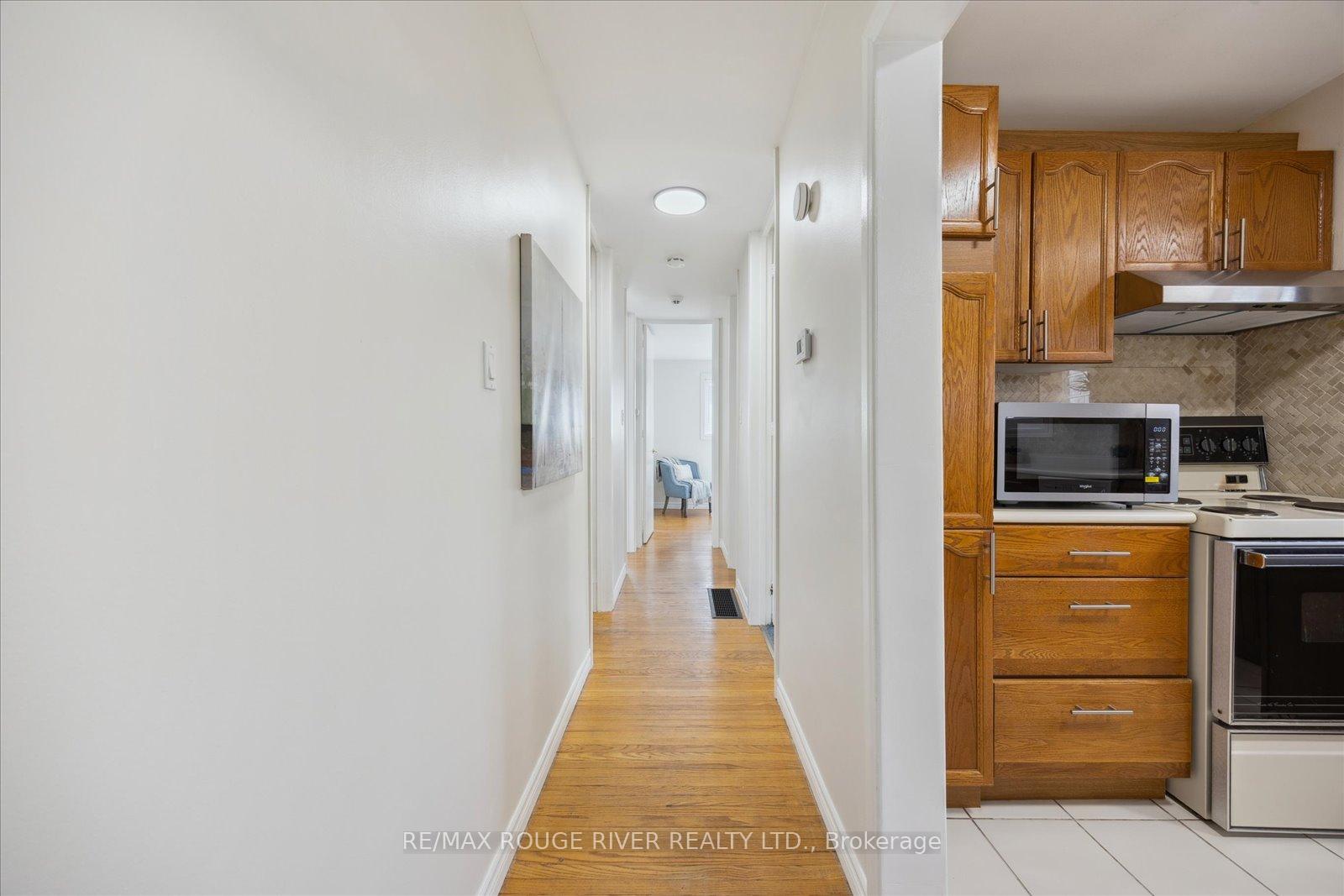 Photo 12 of 882 Naroch Boulevard, Pickering, Bay Ridges — HOMEH
