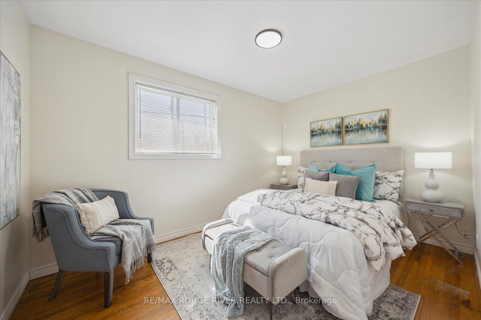 Photo 13 of 882 Naroch Boulevard, Pickering, Bay Ridges — HOMEH