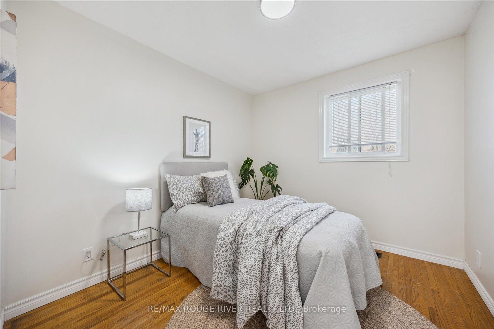 Photo 15 of 882 Naroch Boulevard, Pickering, Bay Ridges — HOMEH