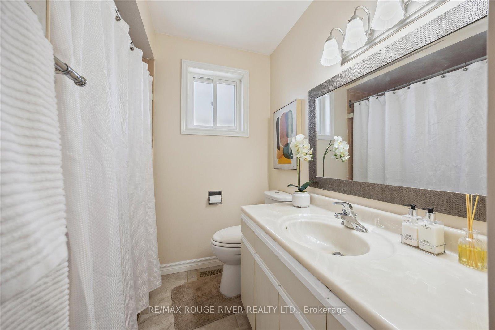 Photo 19 of 882 Naroch Boulevard, Pickering, Bay Ridges — HOMEH