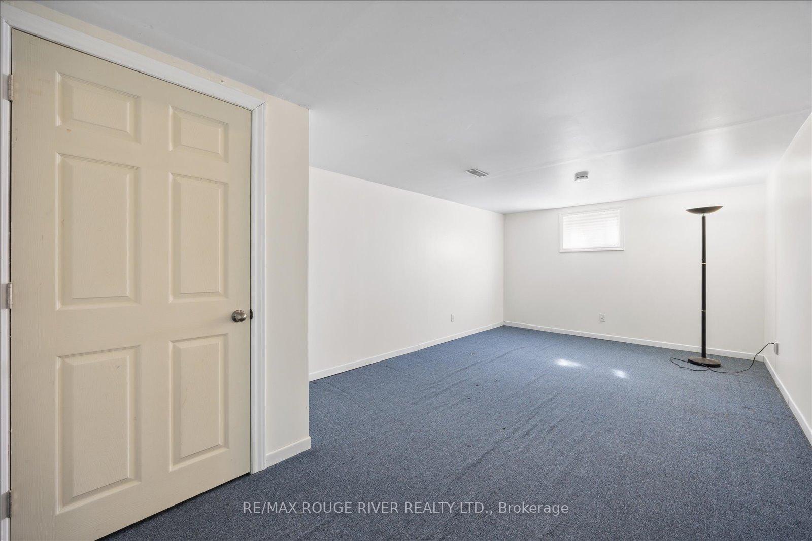 Photo 24 of 882 Naroch Boulevard, Pickering, Bay Ridges — HOMEH