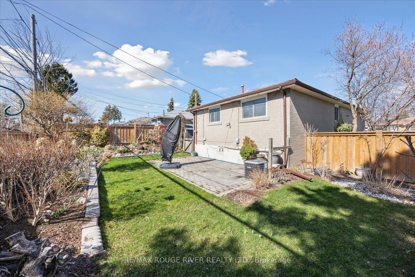 Photo 27 of 882 Naroch Boulevard, Pickering, Bay Ridges — HOMEH