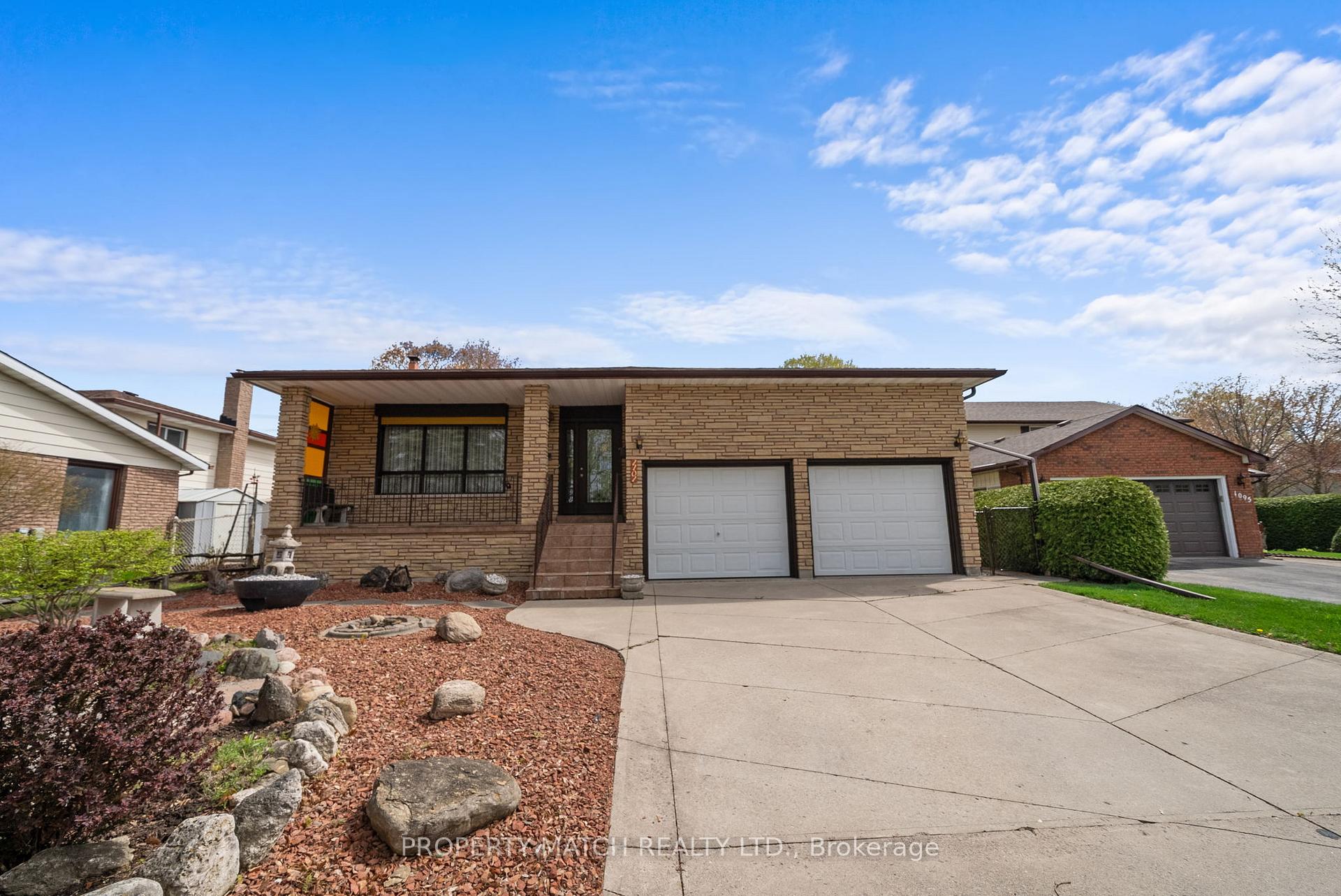 Photo 2 of 1101 Mohawk Street, Oshawa, Centennial — HOMEH