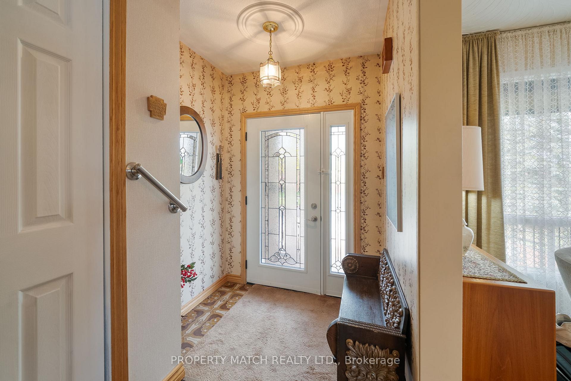 Photo 3 of 1101 Mohawk Street, Oshawa, Centennial — HOMEH