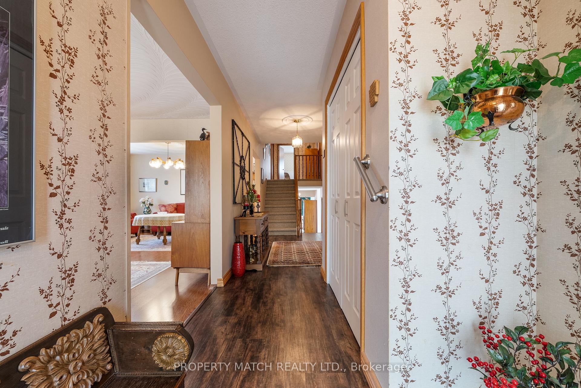 Photo 4 of 1101 Mohawk Street, Oshawa, Centennial — HOMEH