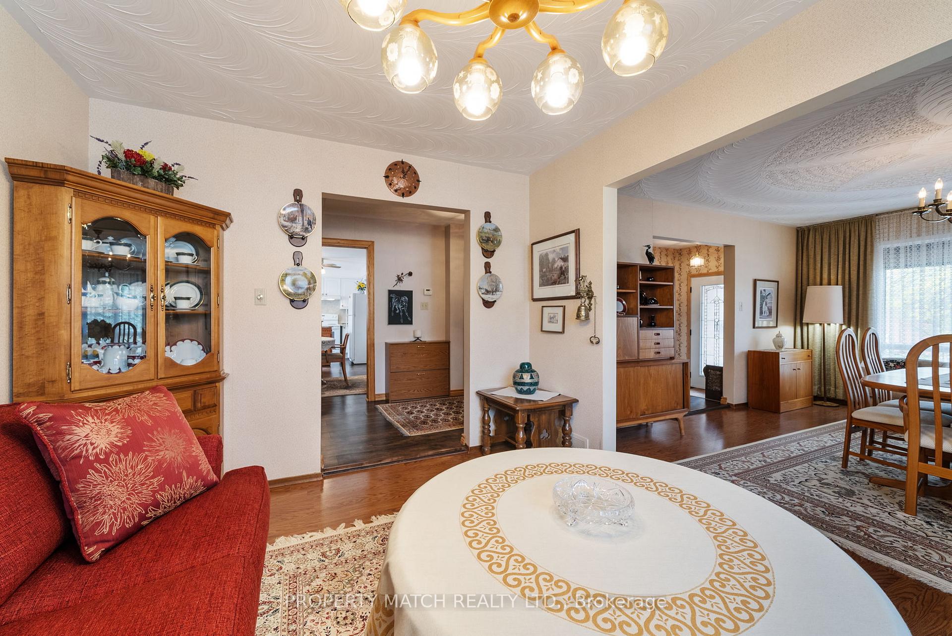 Photo 11 of 1101 Mohawk Street, Oshawa, Centennial — HOMEH