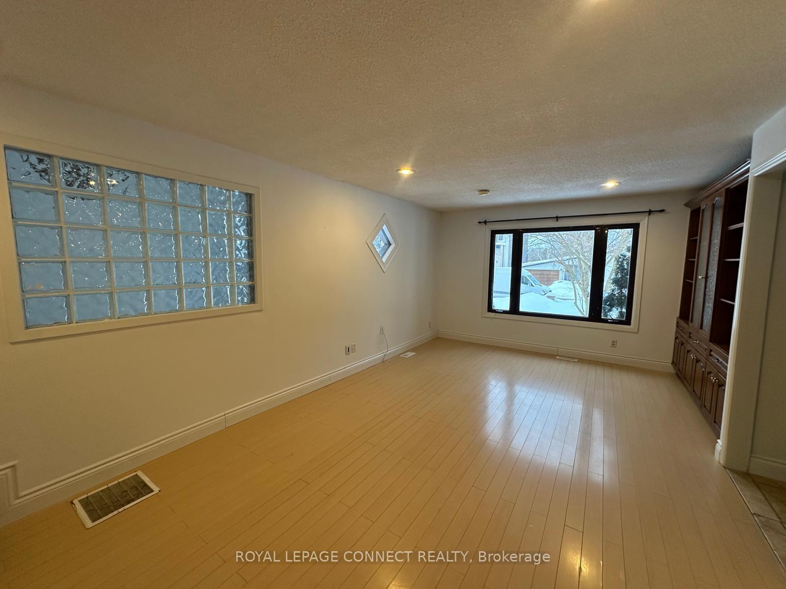 Photo 2 of 612 Marksbury Road, Pickering, West Shore — HOMEH