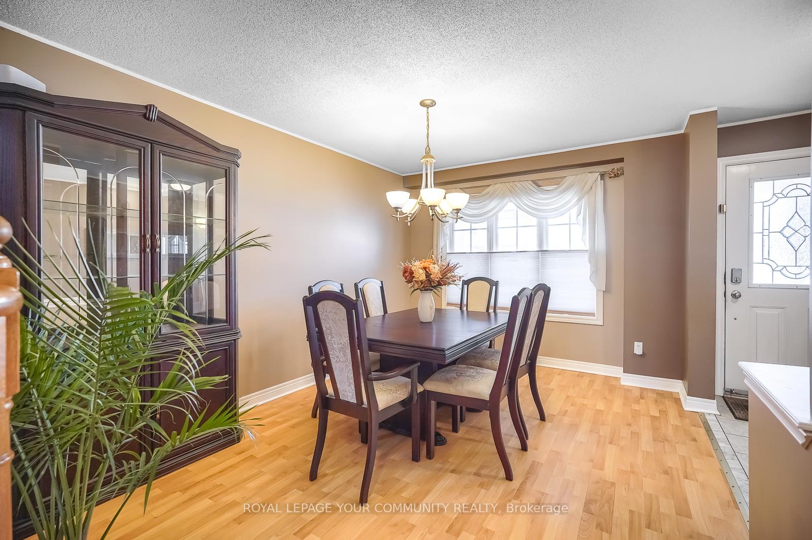 Photo 3 of 2134 Erin Gate Boulevard, Pickering, Amberlea — HOMEH