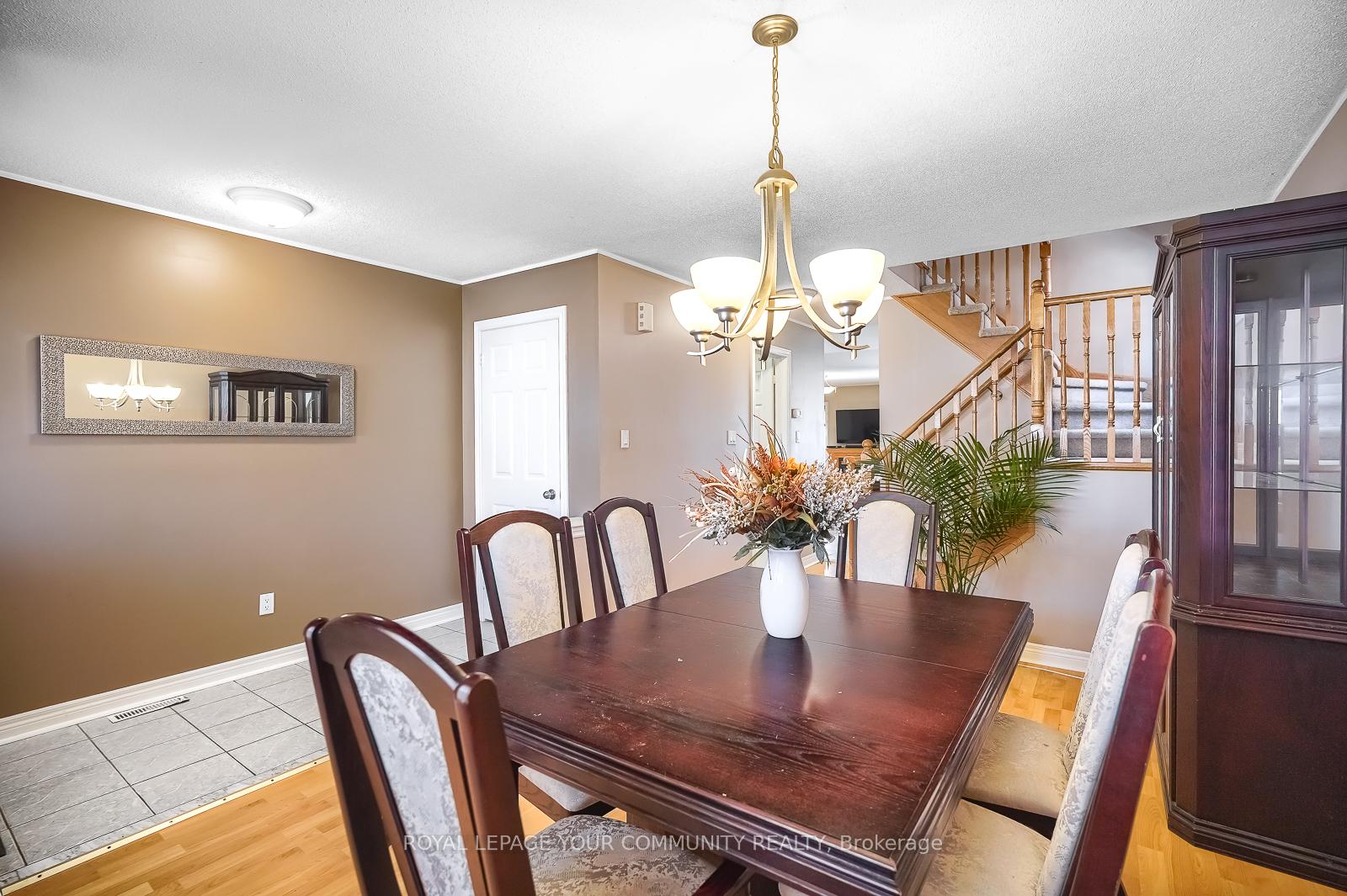 Photo 4 of 2134 Erin Gate Boulevard, Pickering, Amberlea — HOMEH