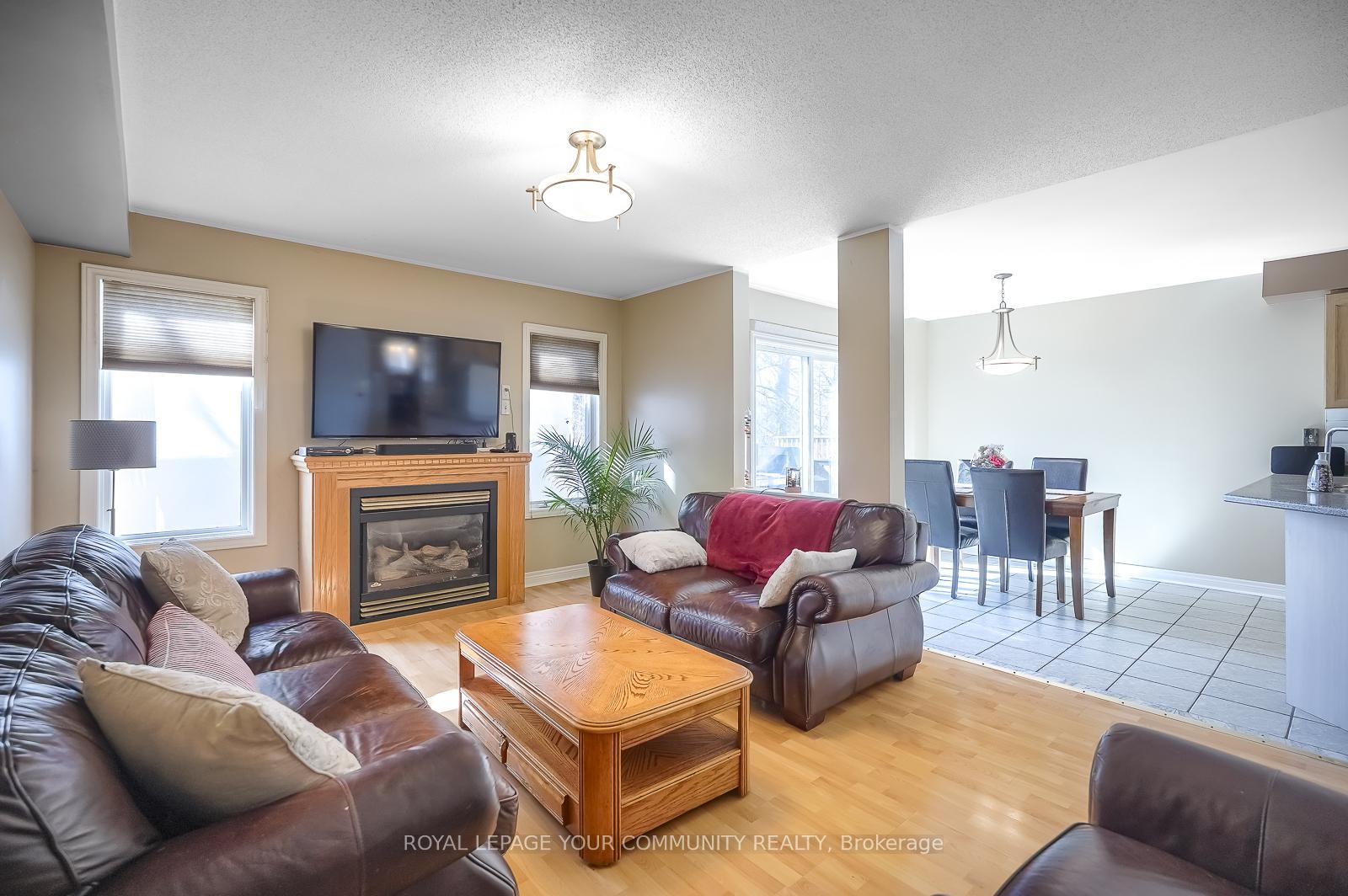 Photo 6 of 2134 Erin Gate Boulevard, Pickering, Amberlea — HOMEH