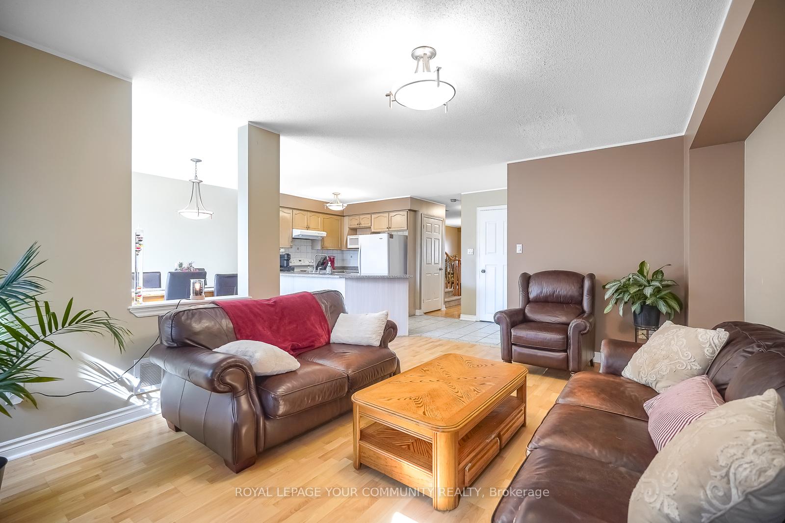 Photo 7 of 2134 Erin Gate Boulevard, Pickering, Amberlea — HOMEH