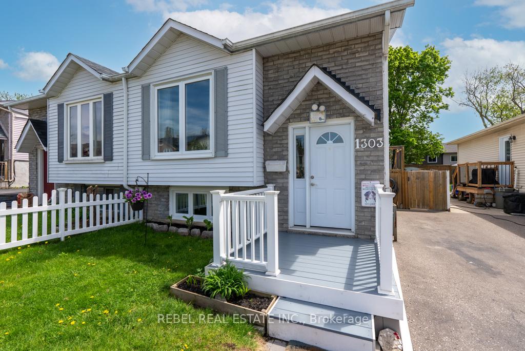 Photo 2 of 1303 Pinehurst Avenue, Oshawa, Donevan — HOMEH