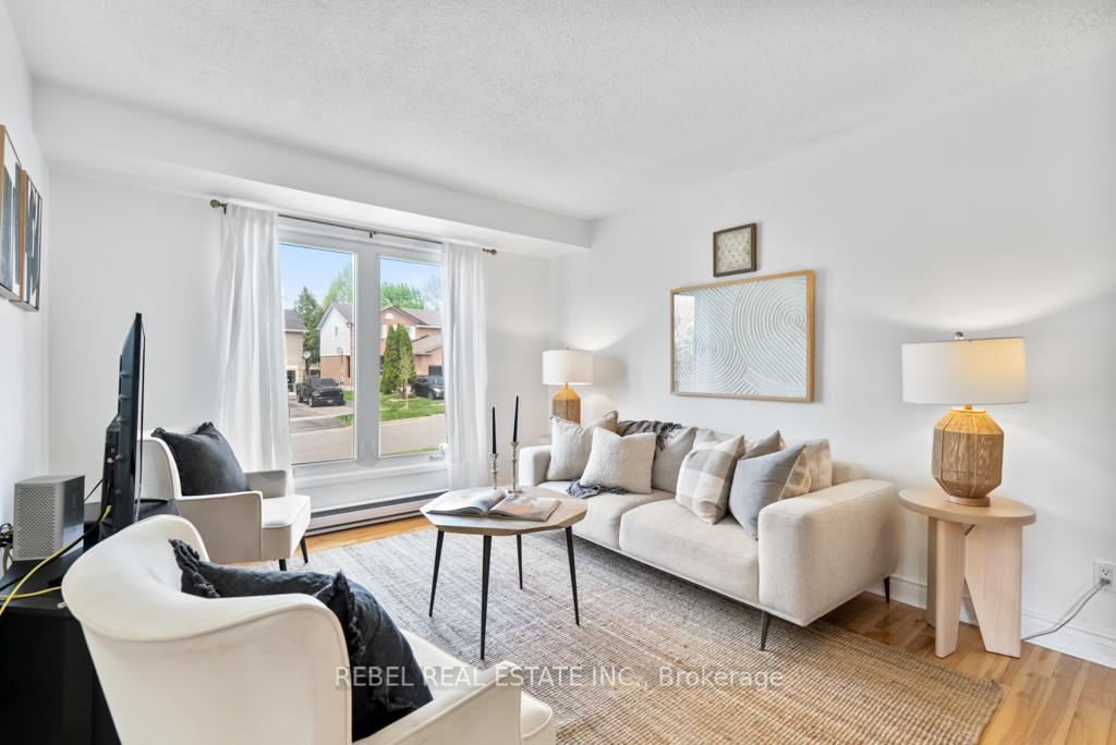 Photo 4 of 1303 Pinehurst Avenue, Oshawa, Donevan — HOMEH