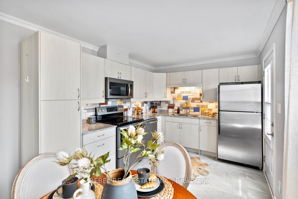 Photo 10 of 1303 Pinehurst Avenue, Oshawa, Donevan — HOMEH