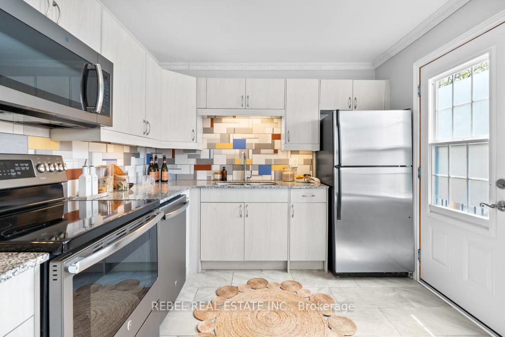 Photo 11 of 1303 Pinehurst Avenue, Oshawa, Donevan — HOMEH