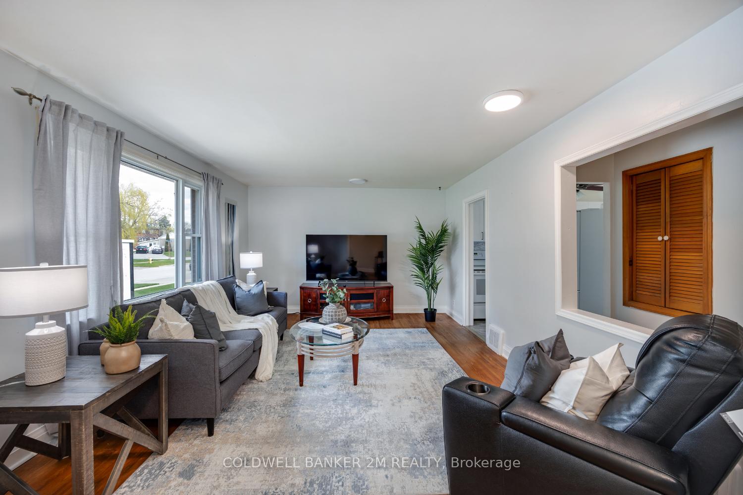 Photo 5 of 61 Kawartha Avenue, Oshawa, Lakeview — HOMEH
