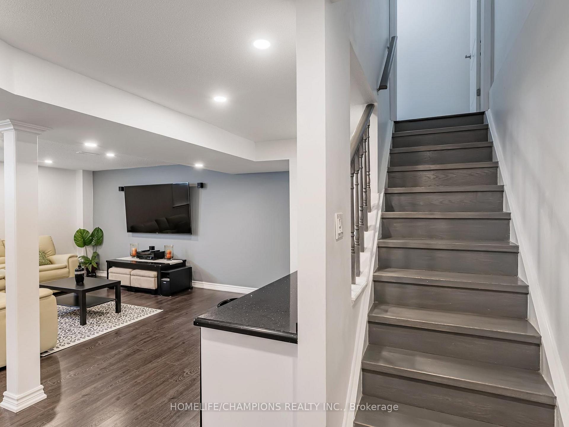 Photo 37 of 1851 Misthollow Drive E, Pickering, Duffin Heights — HOMEH