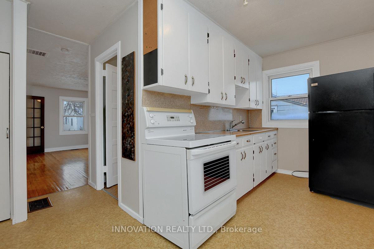 Photo 6 of 409 Dominion Street, Renfrew — HOMEH