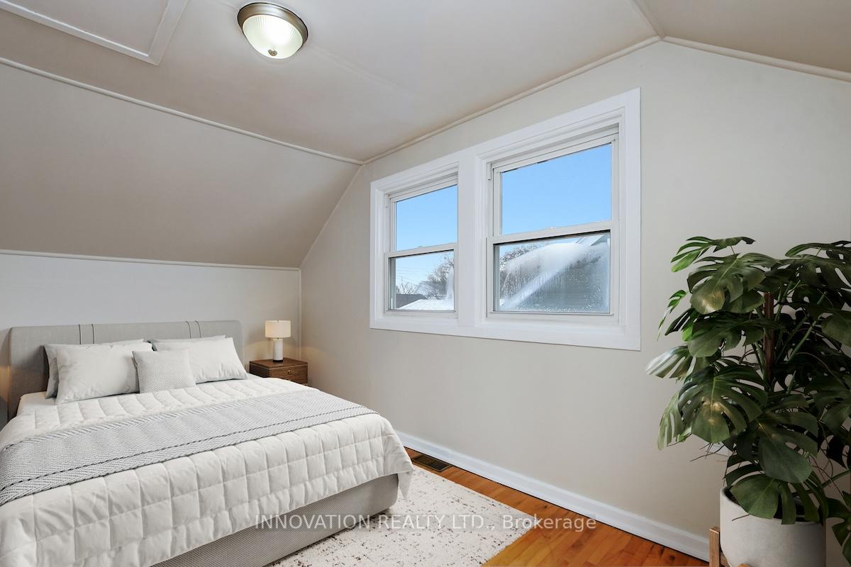 Photo 13 of 409 Dominion Street, Renfrew — HOMEH