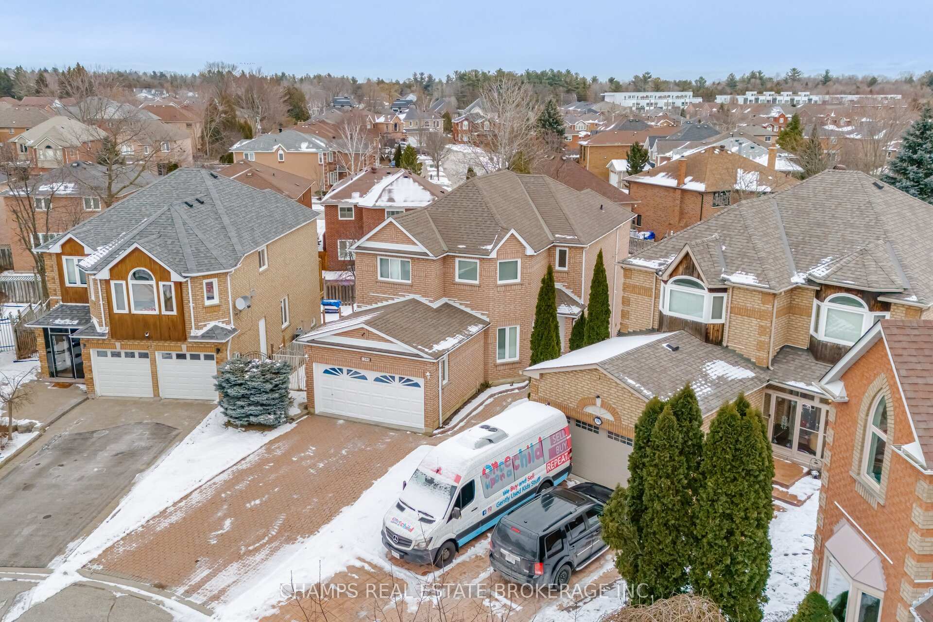 Front of 1595 Deerhurst Court
