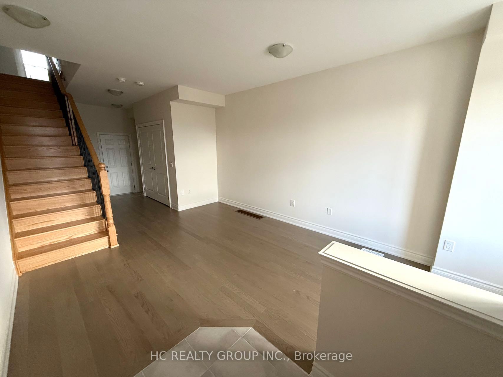 Photo 2 of 2826 Tippett Mews, Pickering, Rural Pickering — HOMEH