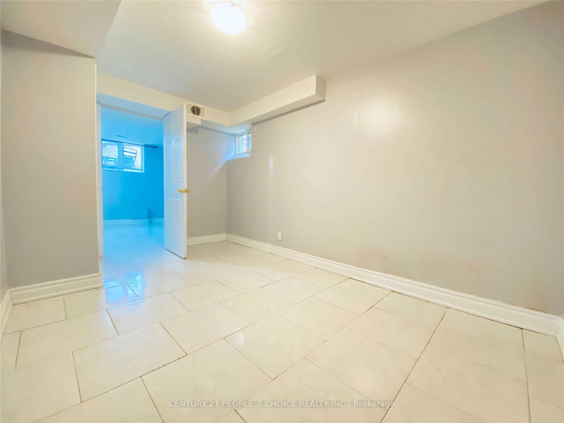 Photo 7 of 281 Waterford Gate, Pickering, Highbush — HOMEH