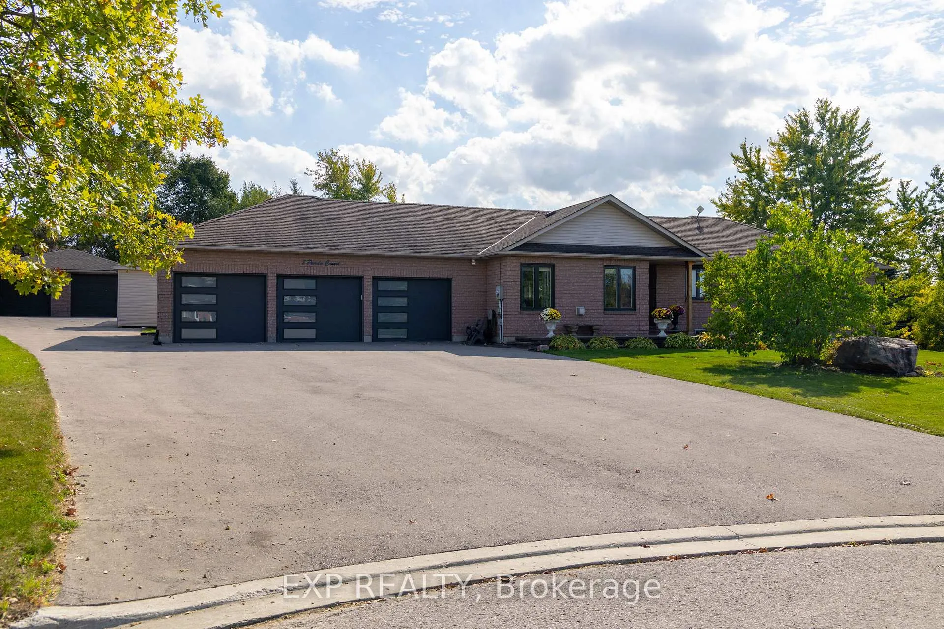 Photo 2 of 8 Pardo Court, Scugog, Rural Scugog — HOMEH