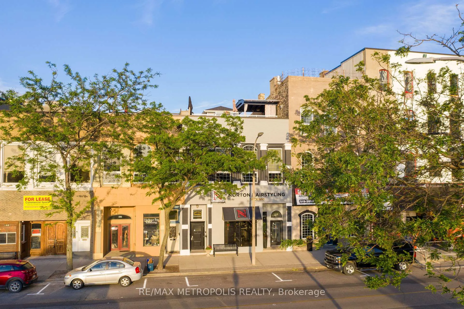 Front of Unit Upper, 182 Front Street N