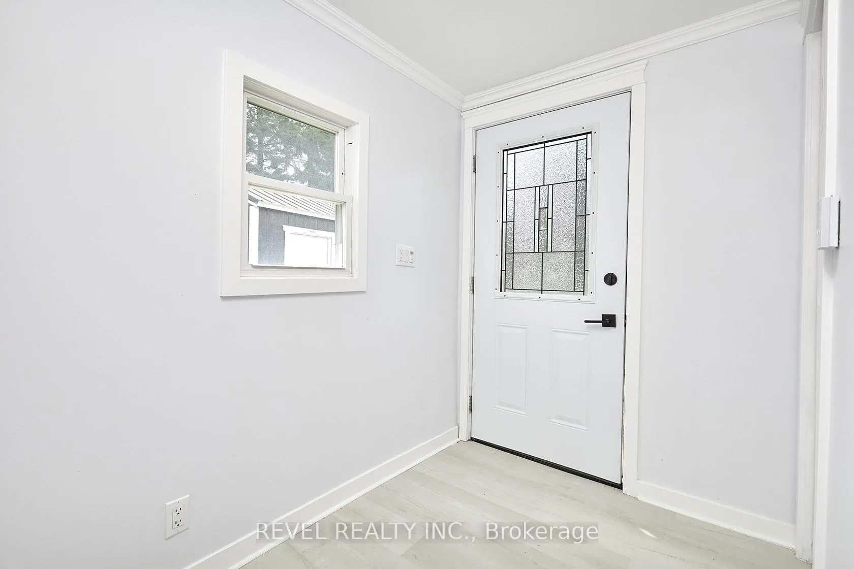Photo 5 of 3253 Grayshott Drive, Severn, Washago — HOMEH