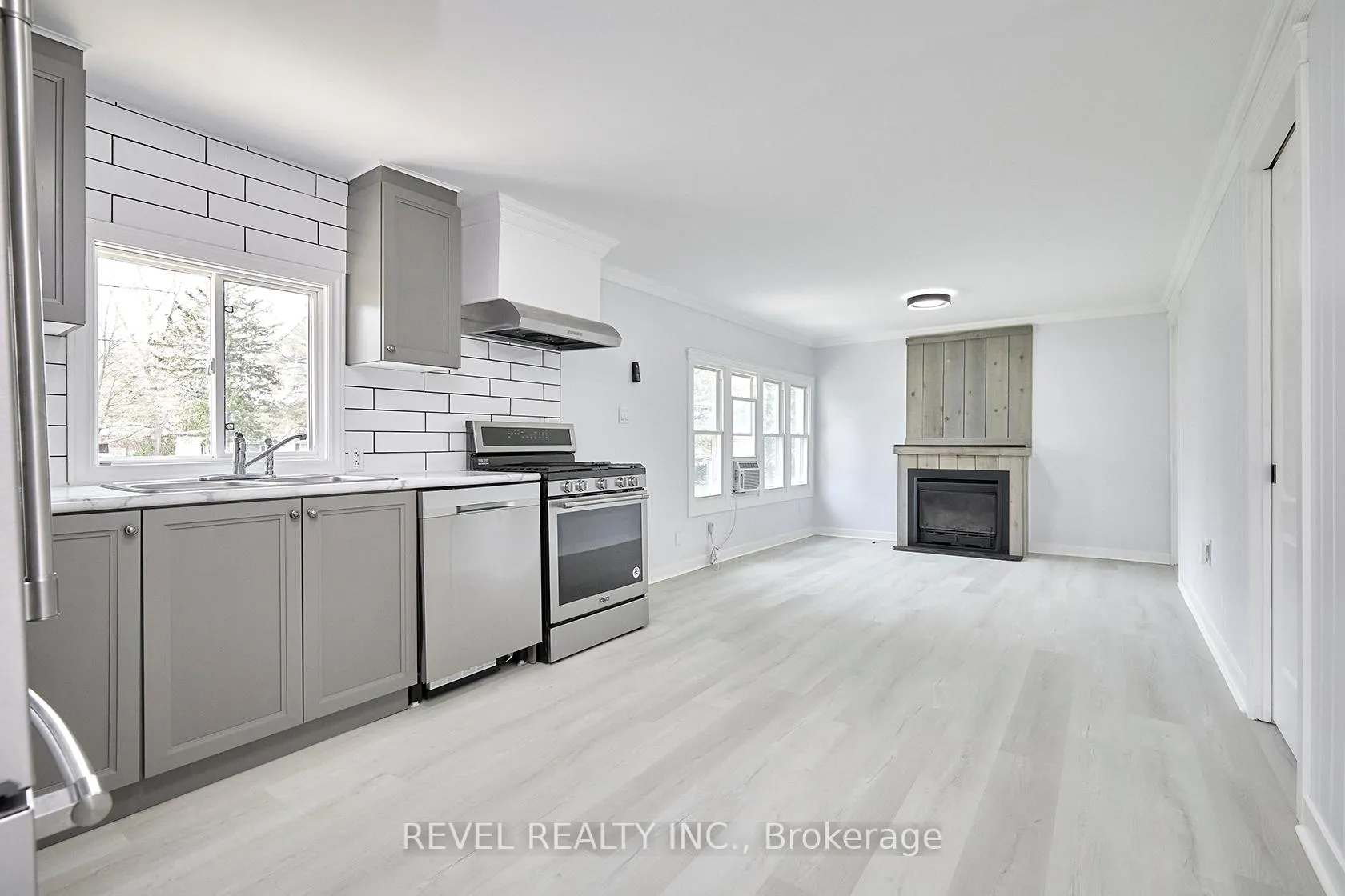 Photo 8 of 3253 Grayshott Drive, Severn, Washago — HOMEH
