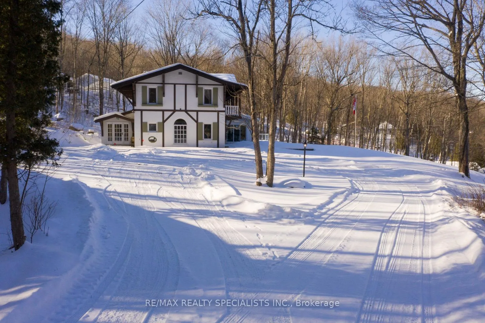 Photo 4 of Unit B, 127 Wind Rose Lane, Ryerson — HOMEH