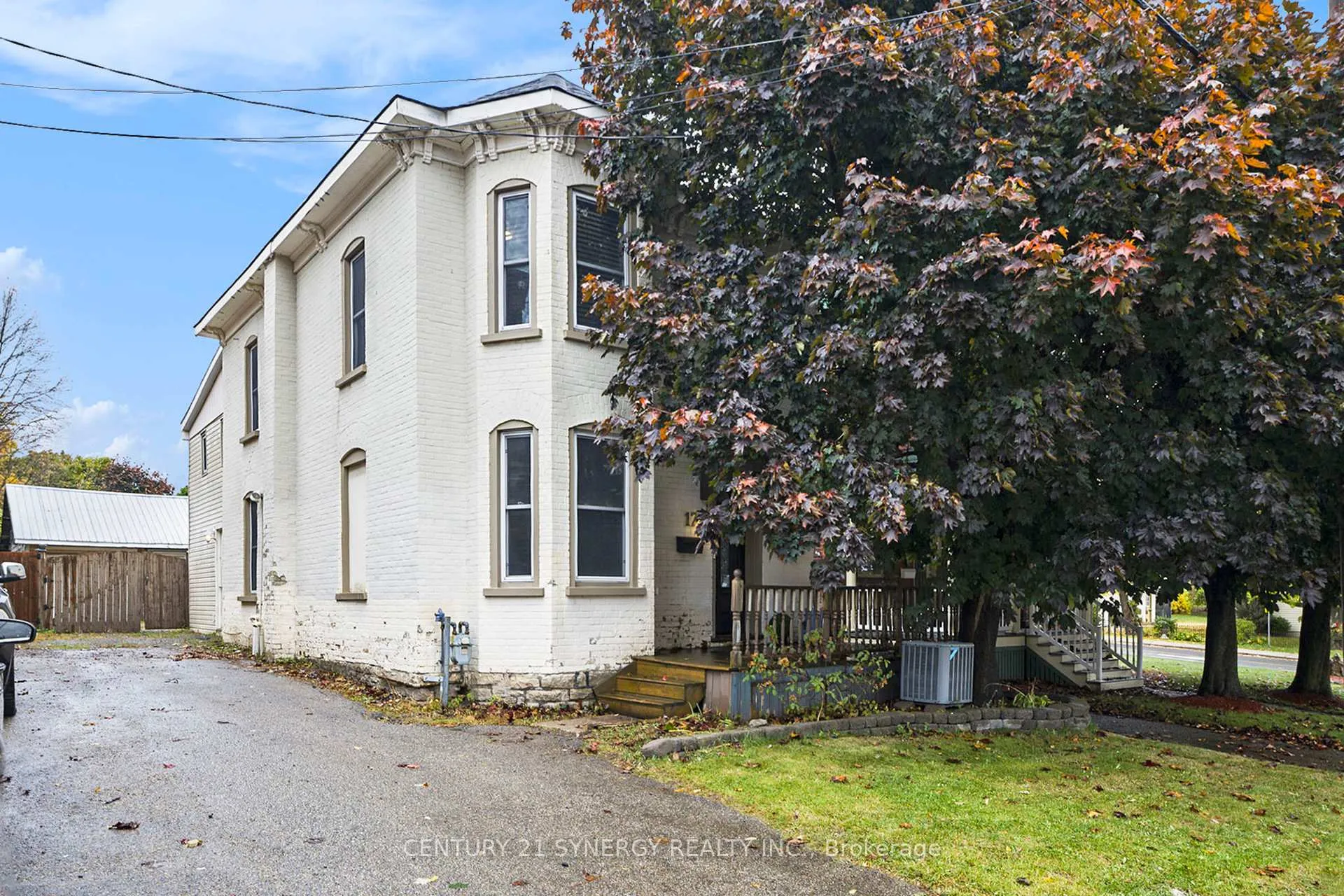 Photo 2 of 17 Elmsley Street, Smiths Falls — HOMEH