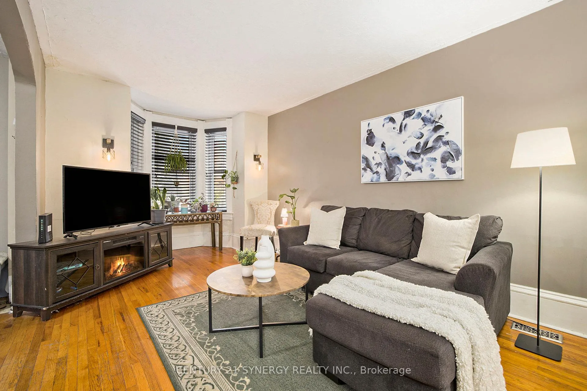 Photo 4 of 17 Elmsley Street, Smiths Falls — HOMEH