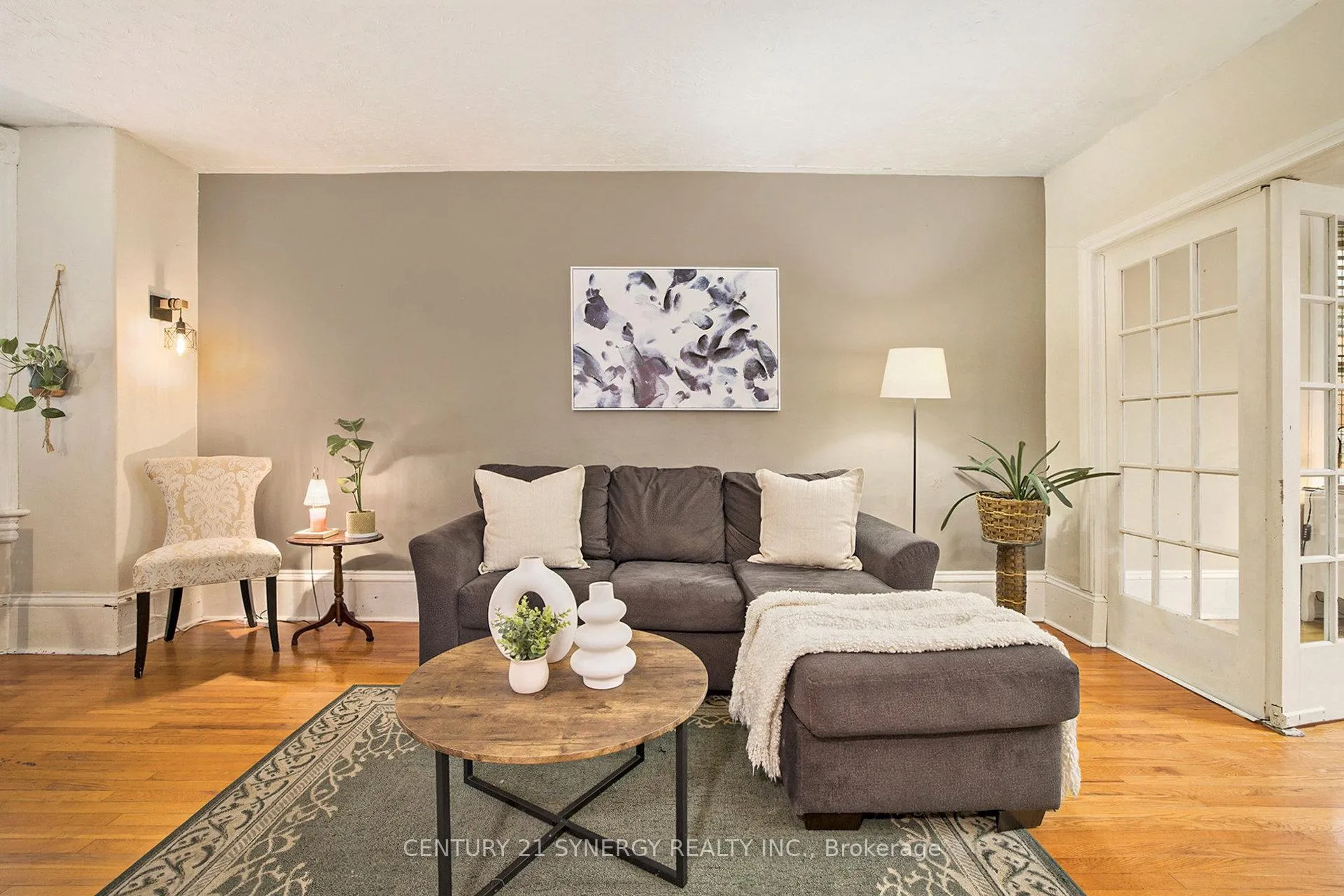 Photo 5 of 17 Elmsley Street, Smiths Falls — HOMEH