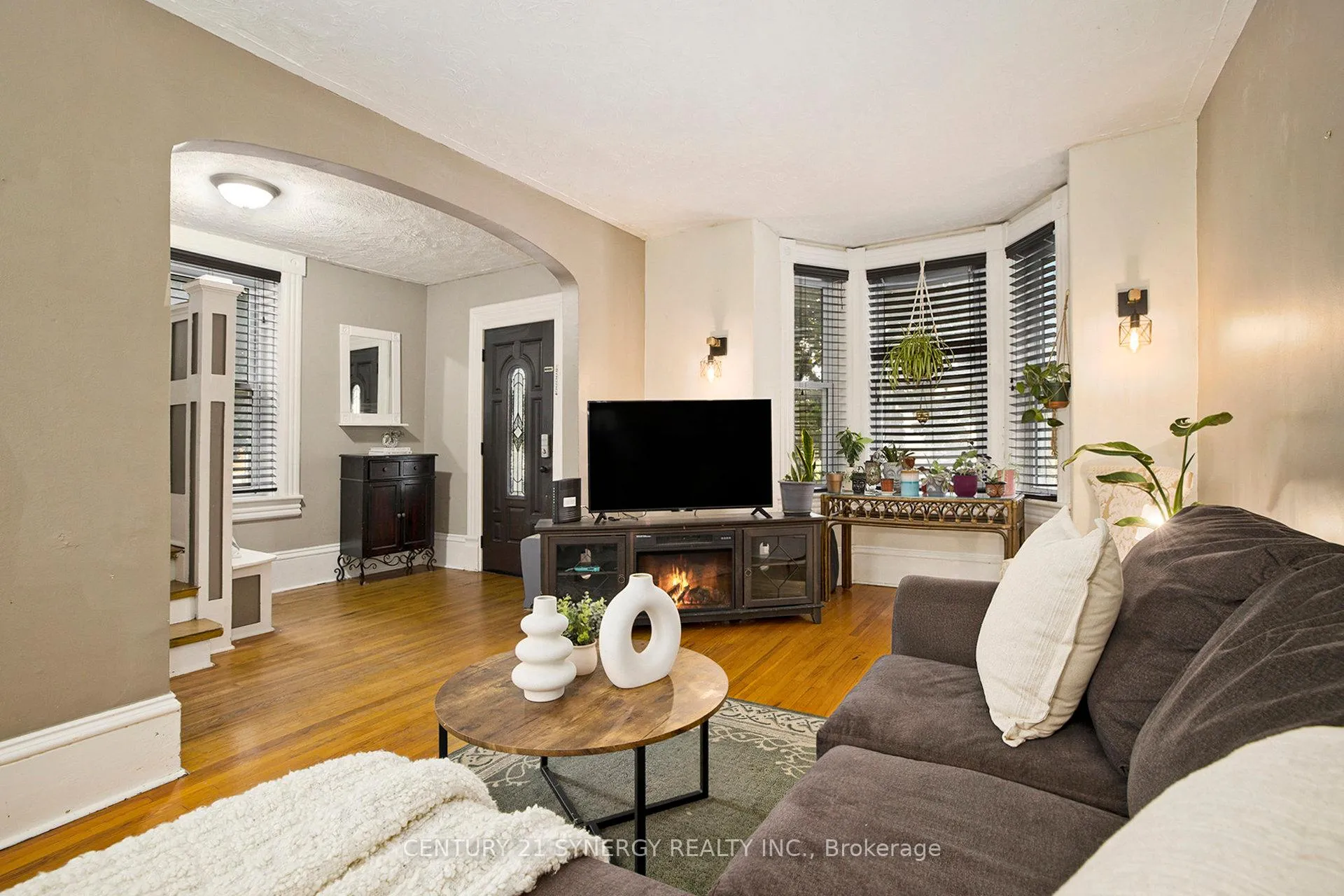 Photo 7 of 17 Elmsley Street, Smiths Falls — HOMEH