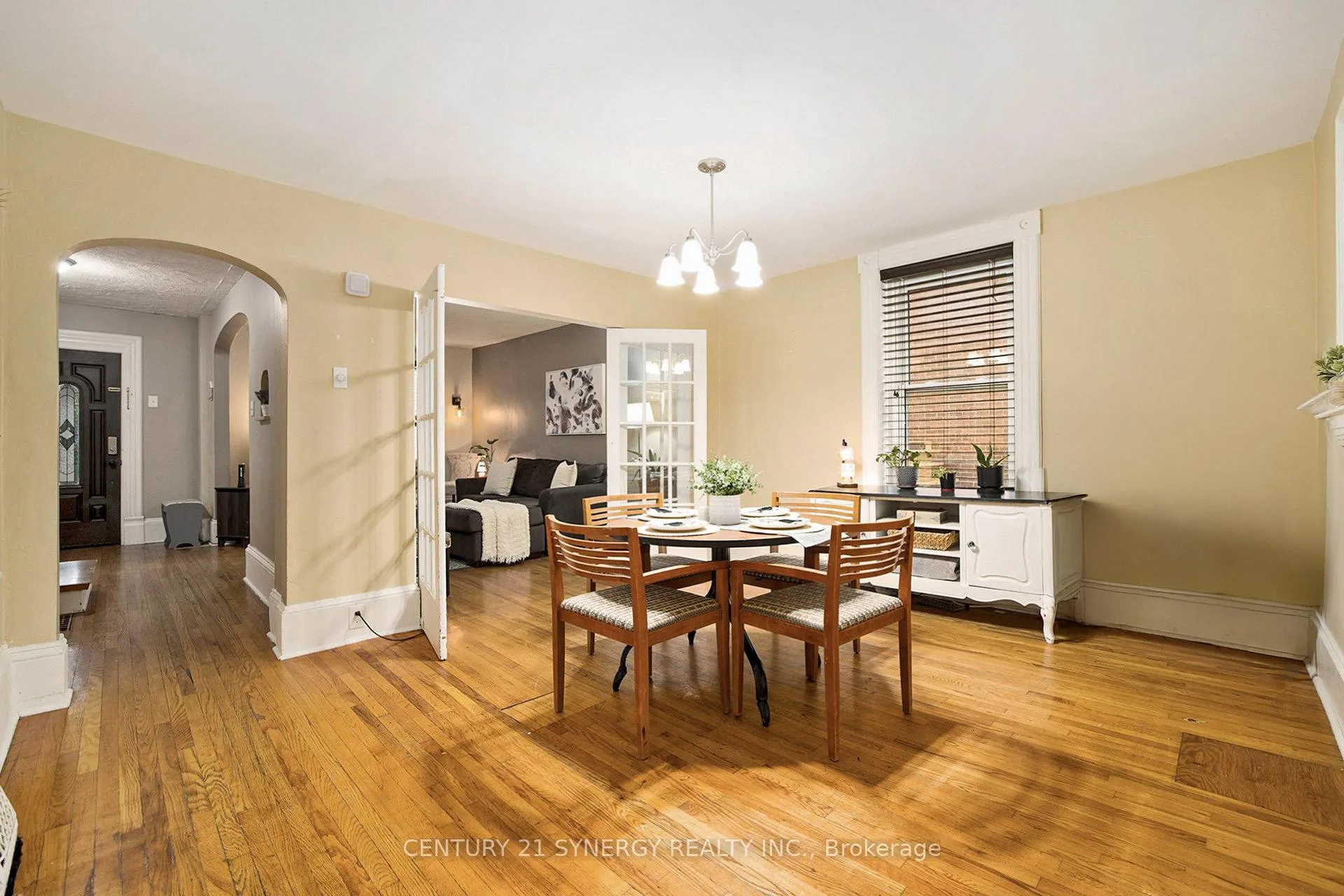 Photo 9 of 17 Elmsley Street, Smiths Falls — HOMEH