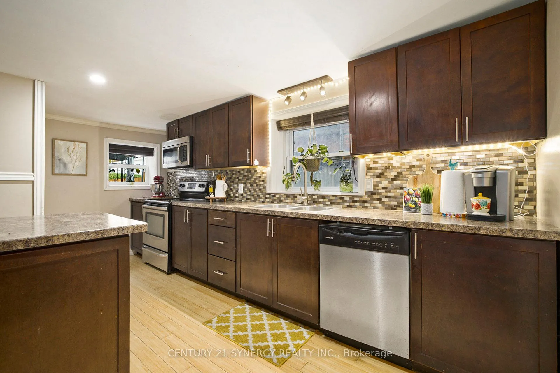 Photo 13 of 17 Elmsley Street, Smiths Falls — HOMEH