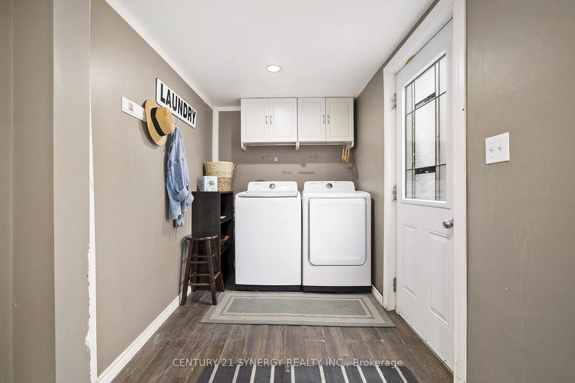 Photo 15 of 17 Elmsley Street, Smiths Falls — HOMEH