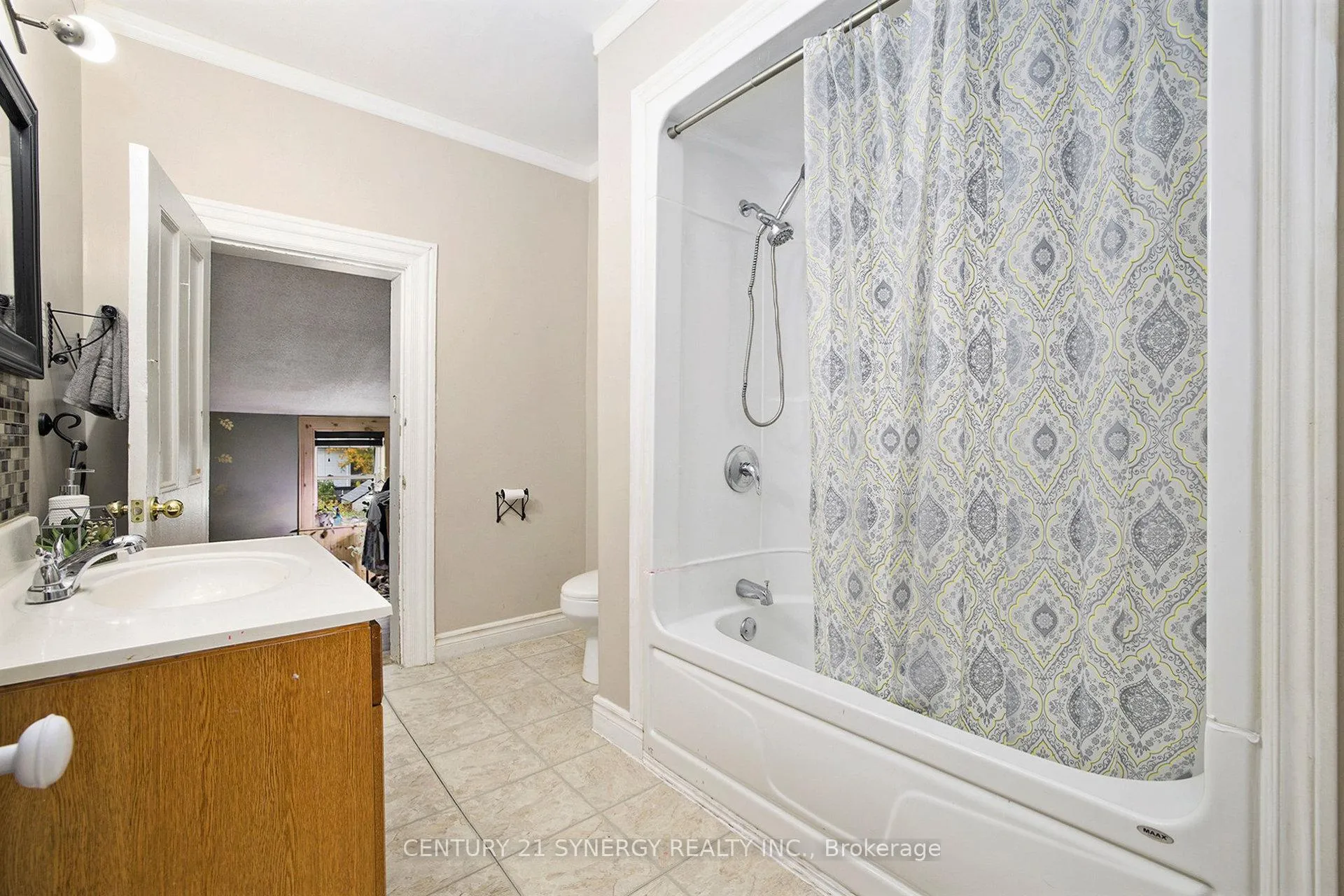 Photo 20 of 17 Elmsley Street, Smiths Falls — HOMEH