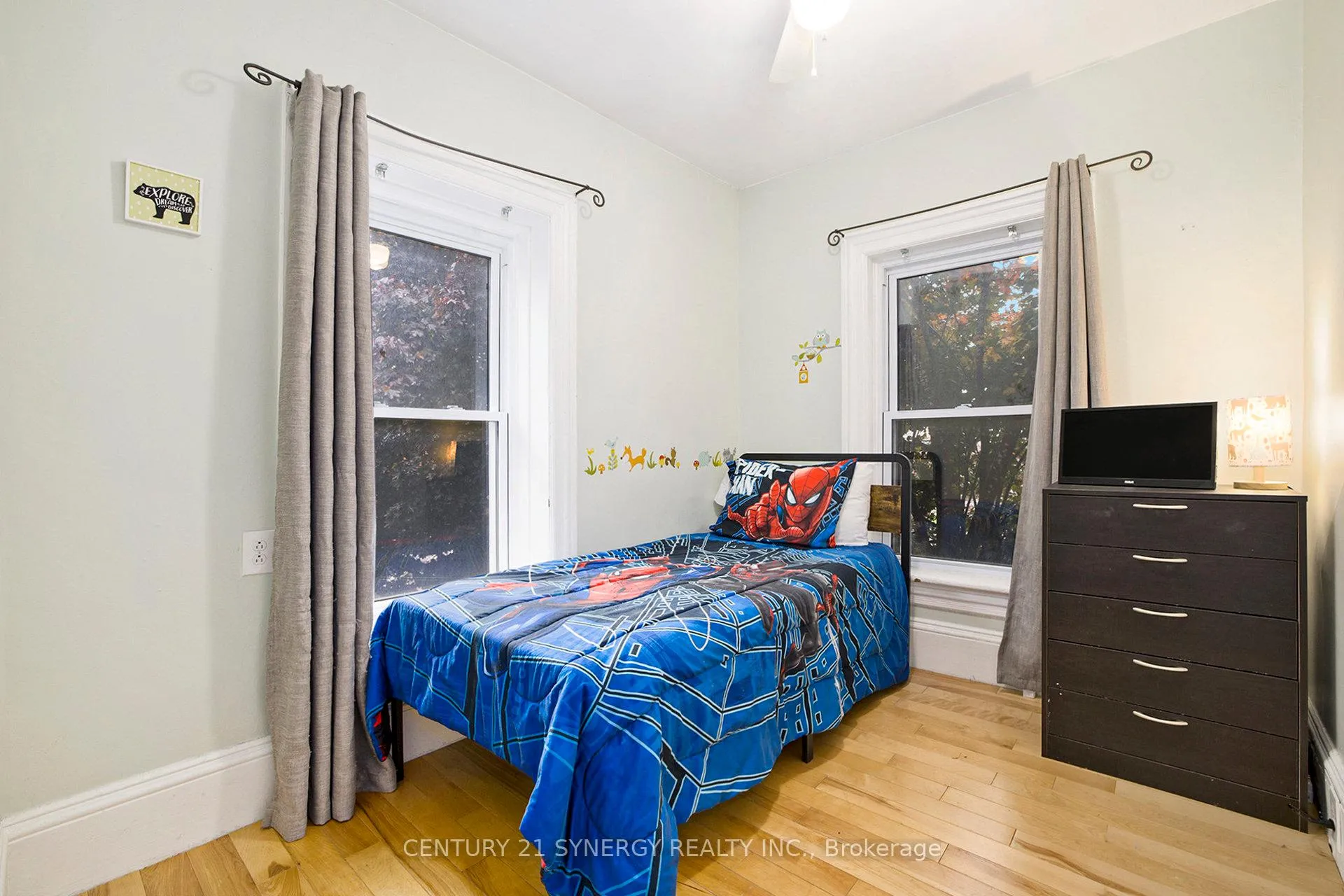 Photo 23 of 17 Elmsley Street, Smiths Falls — HOMEH