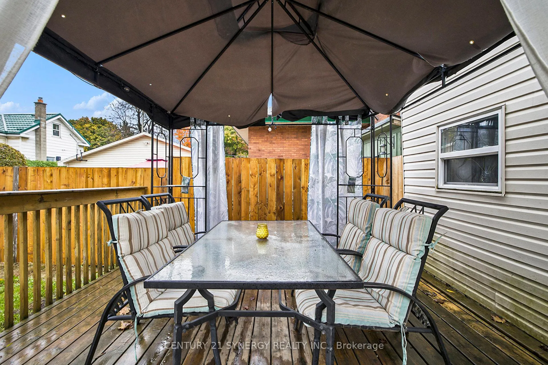 Photo 26 of 17 Elmsley Street, Smiths Falls — HOMEH