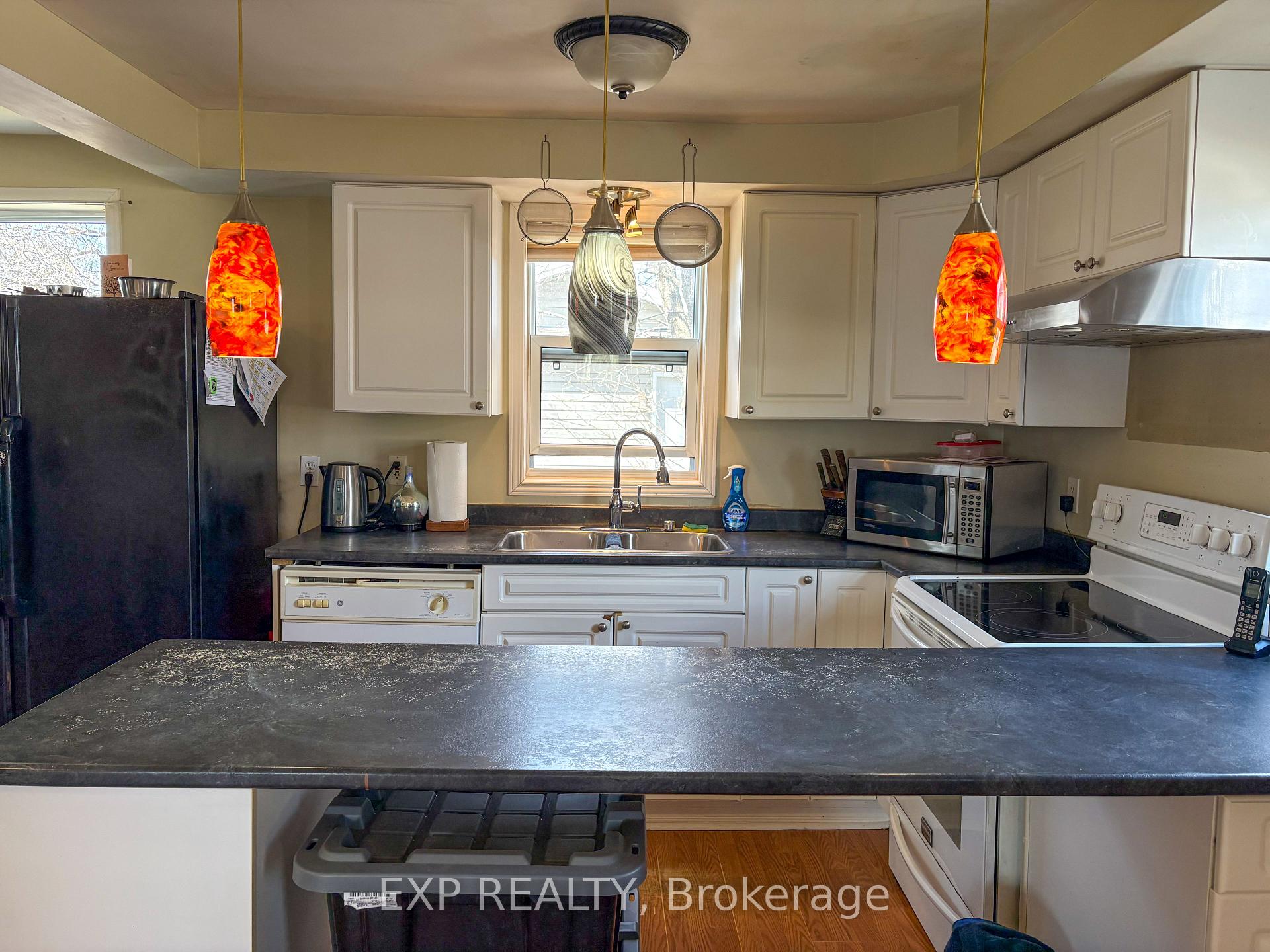 Photo 3 of 190 Tasse Avenue, Renfrew — HOMEH