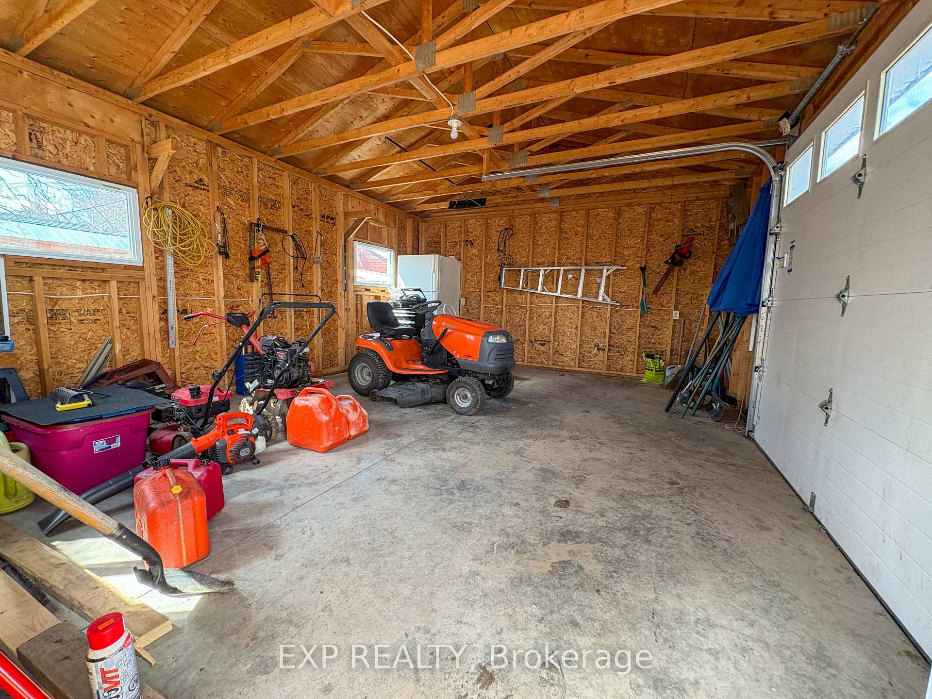 Photo 14 of 190 Tasse Avenue, Renfrew — HOMEH