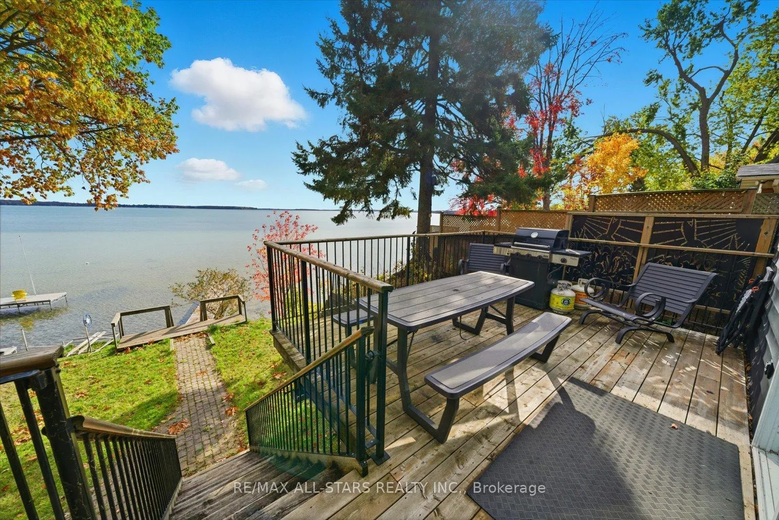 Front of 2999 Lakeside Drive