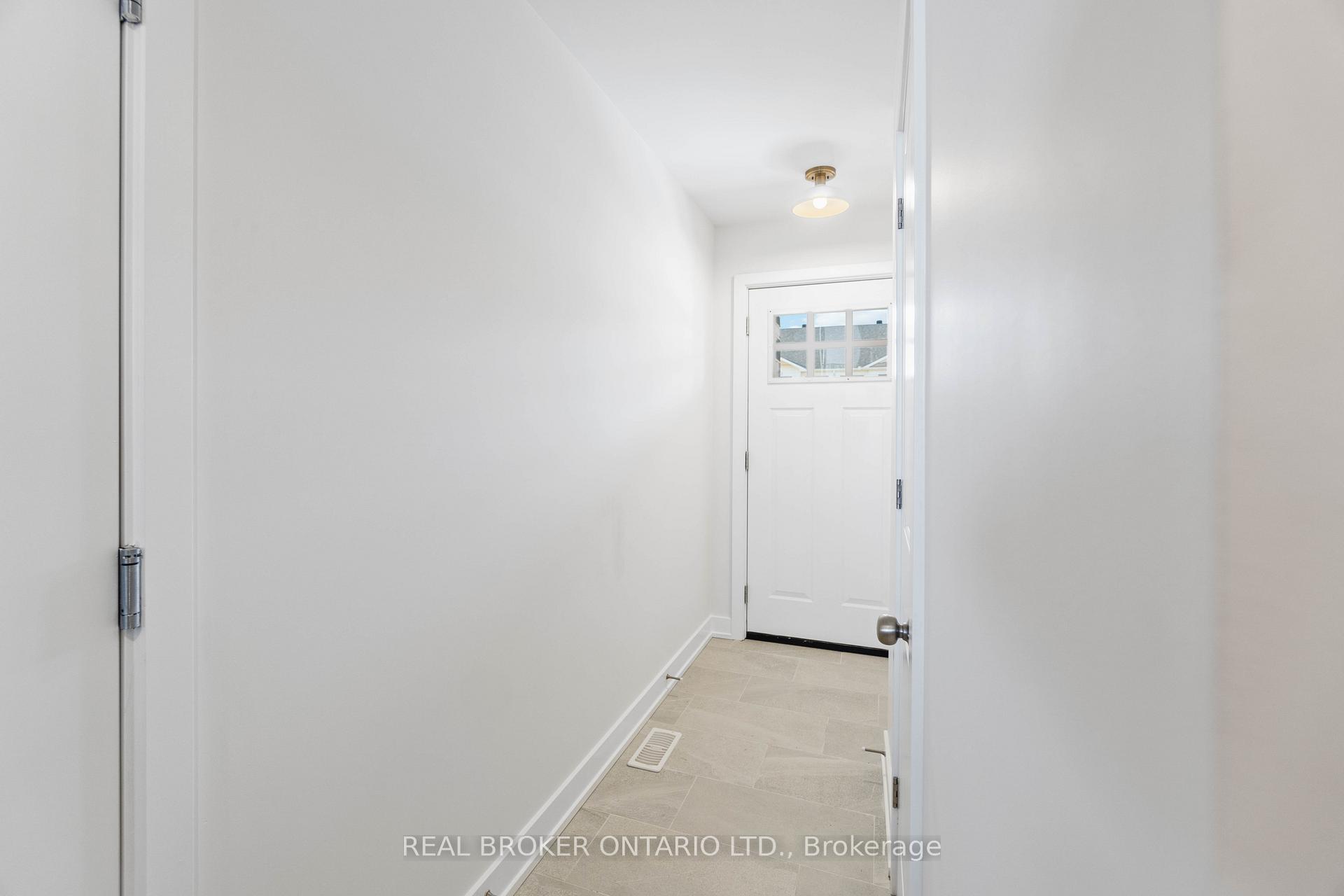 Photo 2 of 36 Margaret Graham Terrace, Smiths Falls — HOMEH