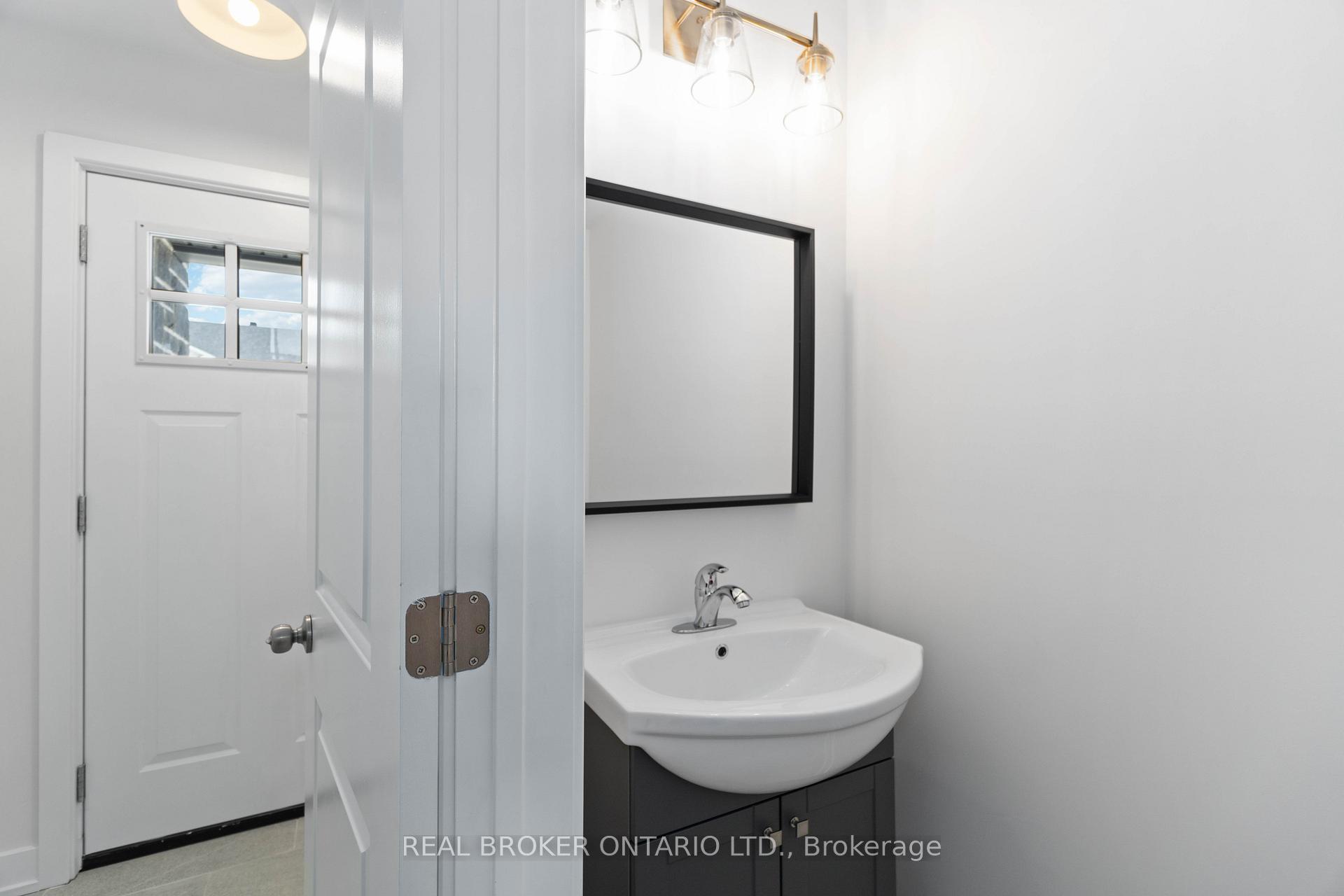 Photo 4 of 36 Margaret Graham Terrace, Smiths Falls — HOMEH