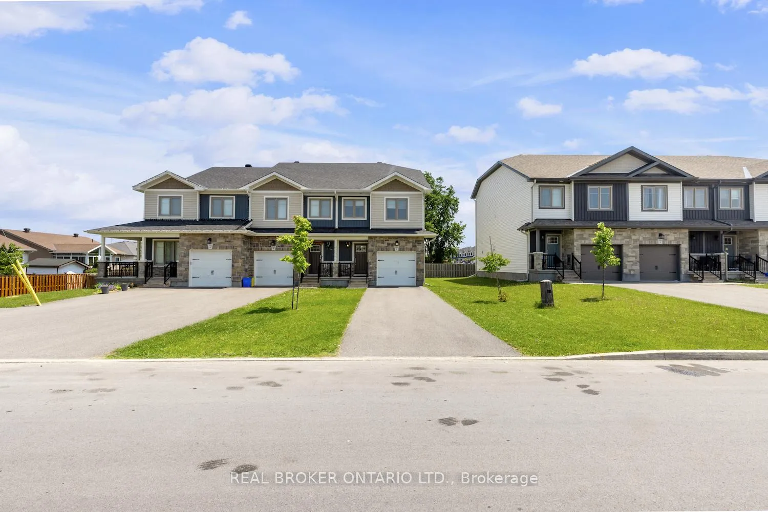 Photo 3 of 145 Ferrara Drive, Smiths Falls — HOMEH