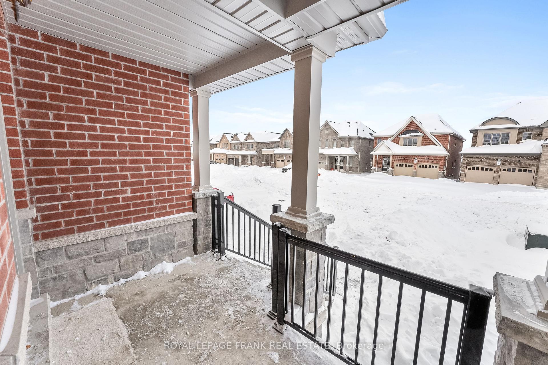 Photo 5 of 92 Robin Trail, Scugog, Port Perry — HOMEH